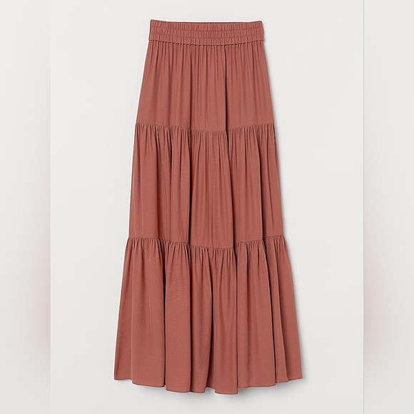 H&M Dresses & Skirts - H&M Tiered maxi skirt